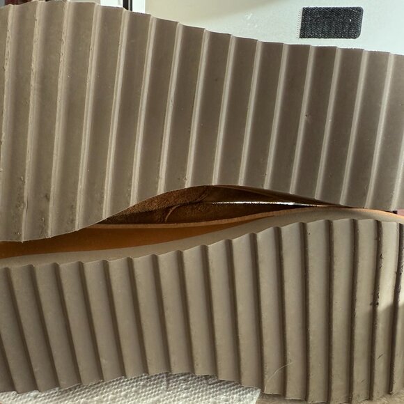 Sofft Saige Wedge Chukka Style Suede Cognac Bootie 7.5 - Picture 3 of 4